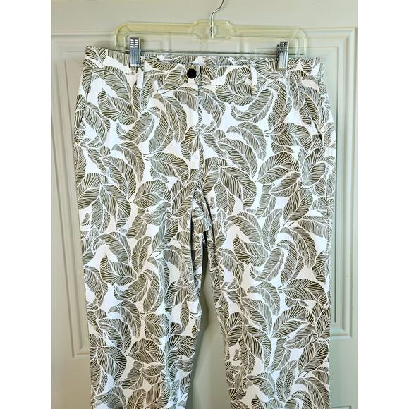 Talbots Relaxed Chino Pants Womens Size 10 White Green Leaf Feather Print Spring - Picture 5 of 13